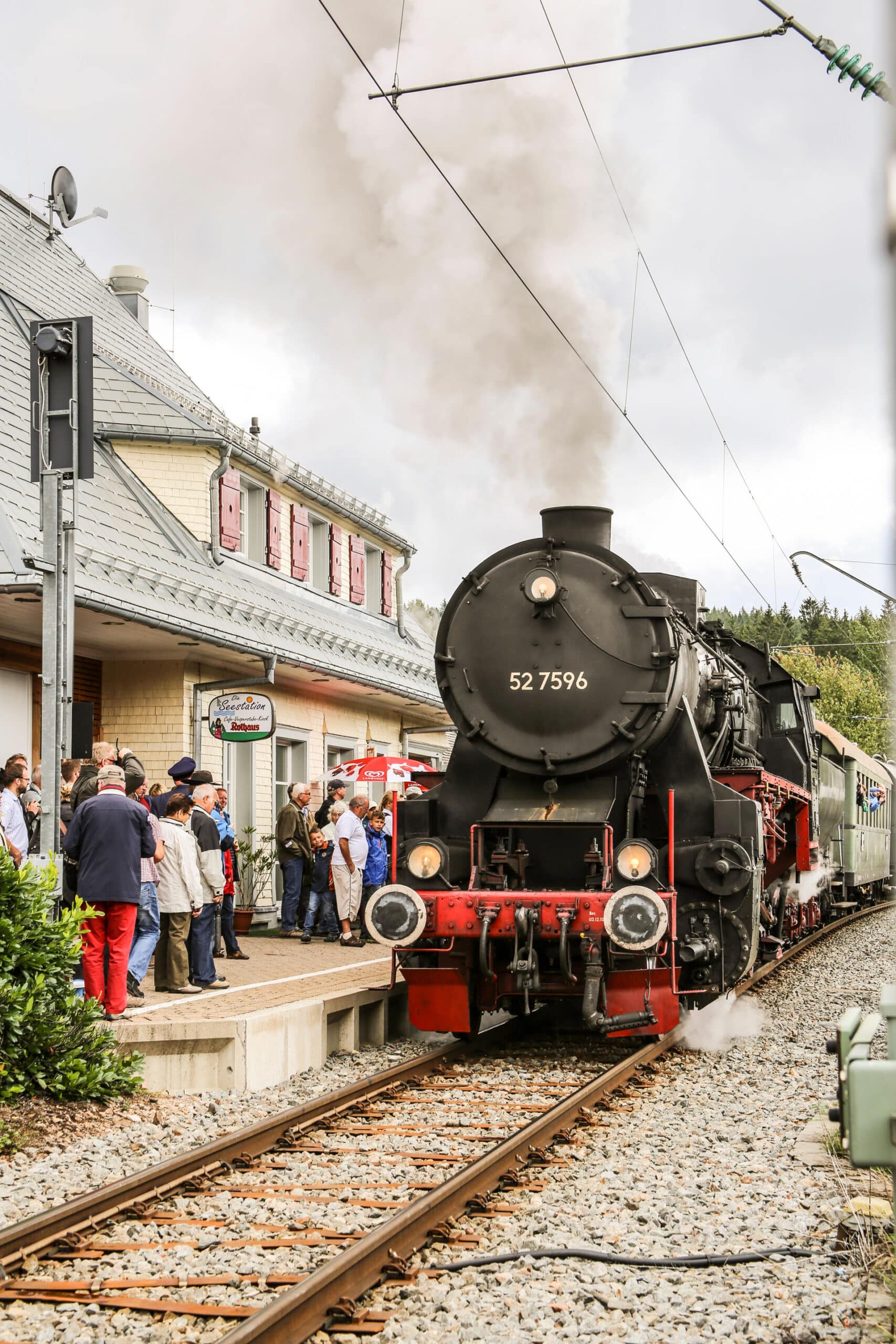 Mehr über den Artikel erfahren Eine Zeitreise für die ganze Familie: Mit der Sauschwänzlebahn durch das Wutachtal!