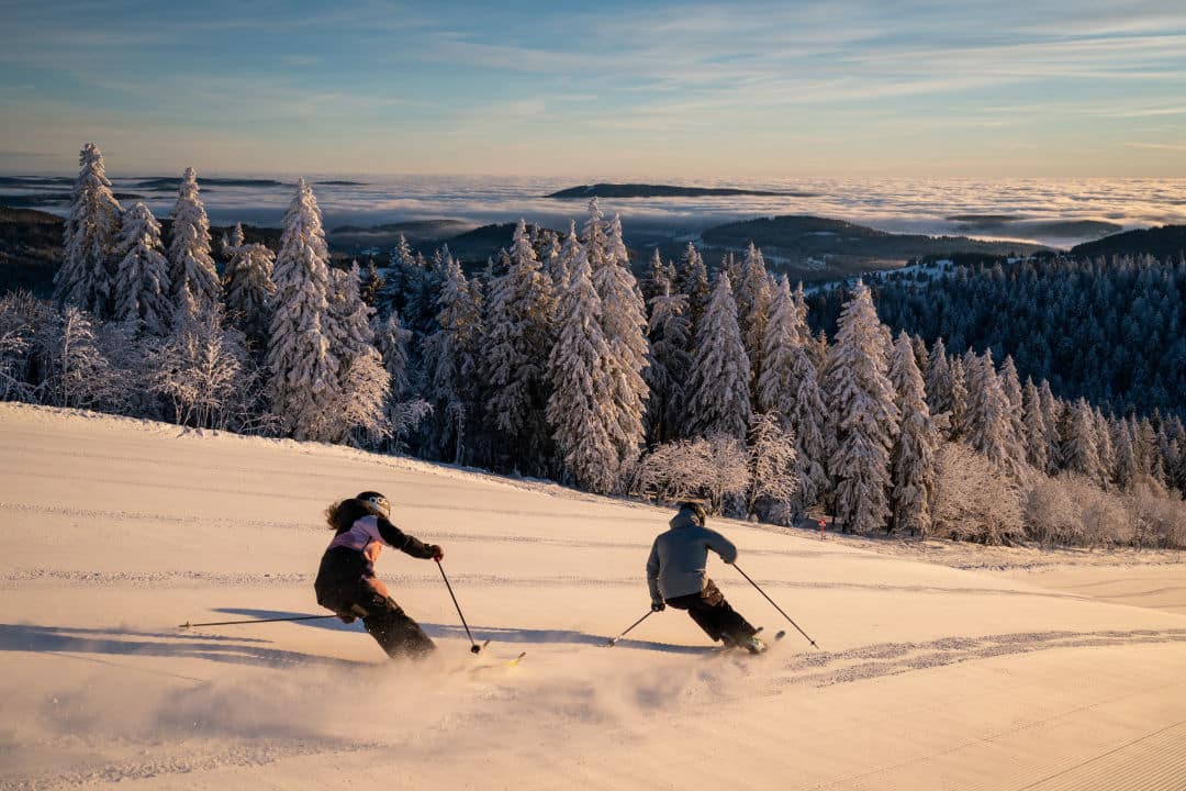 Mehr über den Artikel erfahren Winterzauber pur: Skifahren, Rodeln & Wellness im Hochschwarzwald